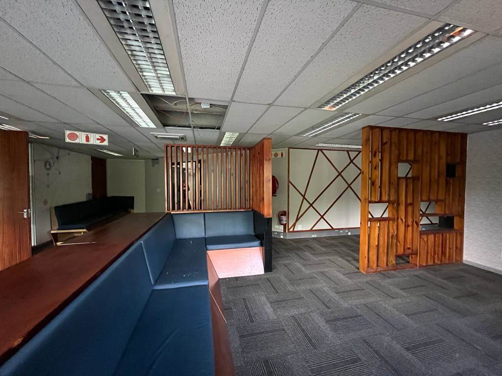 1211  m² Commercial space in Parktown photo number 6