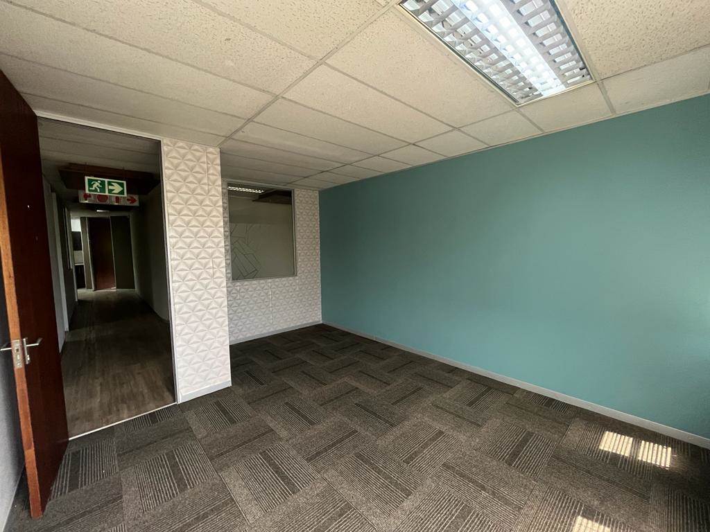 1211  m² Commercial space in Parktown photo number 13