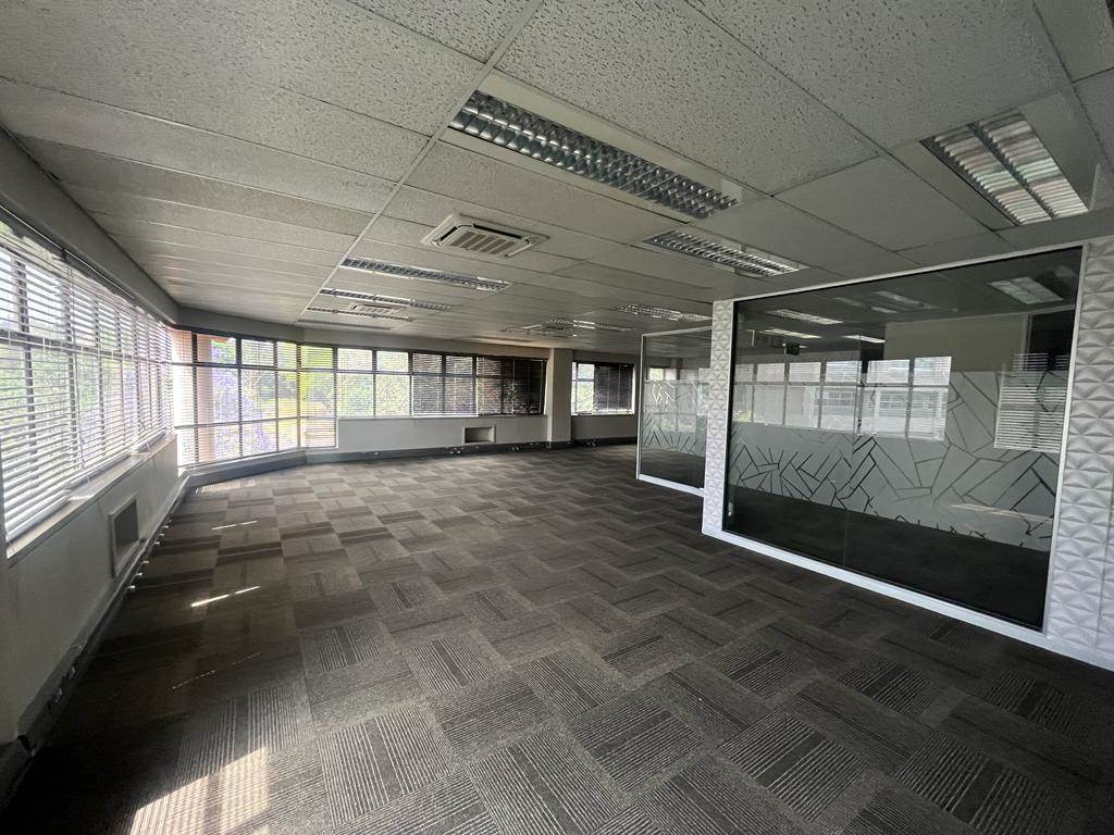 1211  m² Commercial space in Parktown photo number 21