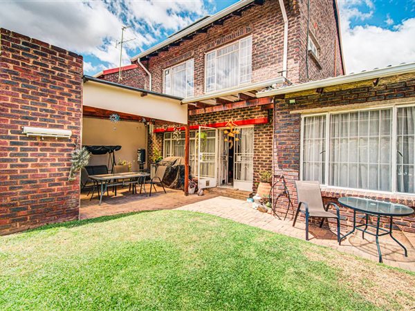 4 Bed Townhouse in Germiston South