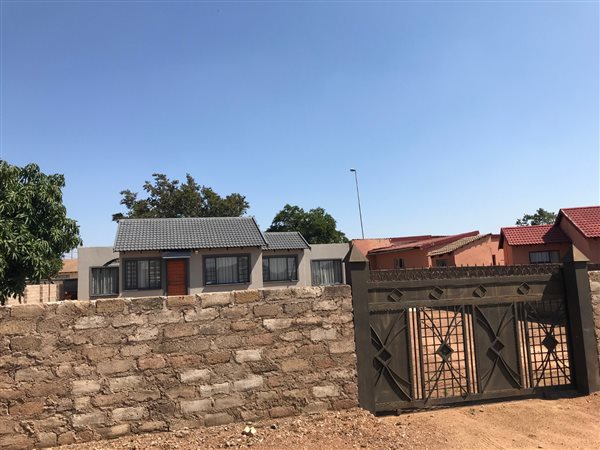 6 Bedroom House 6 Bedroom House