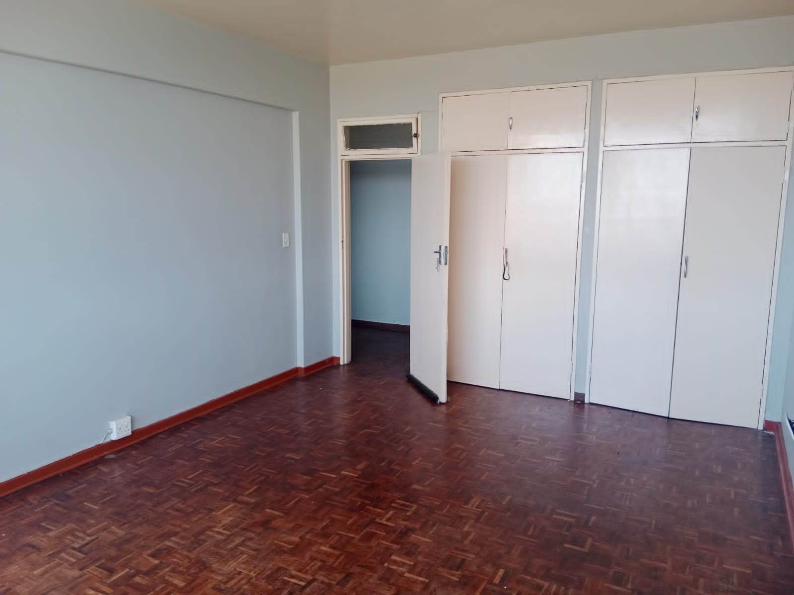 2 Bed Apartment in Yeoville photo number 18