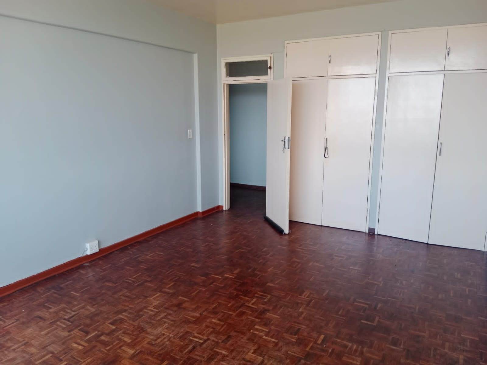2 Bed Apartment in Yeoville photo number 19