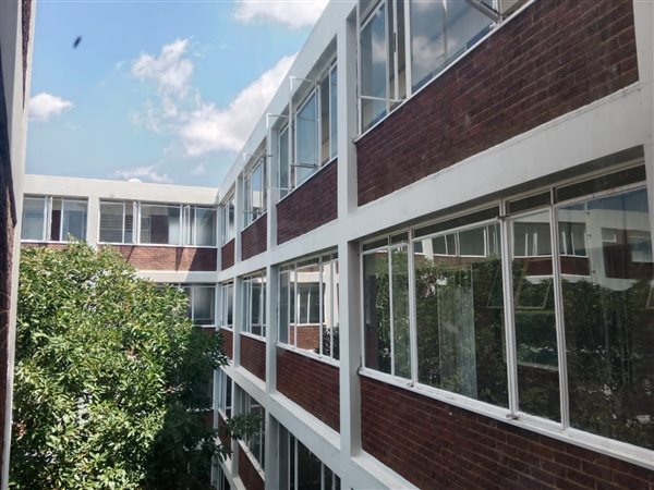 2 Bed Apartment in Yeoville