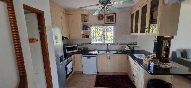 2 Bed Apartment in Bazley Beach photo number 29