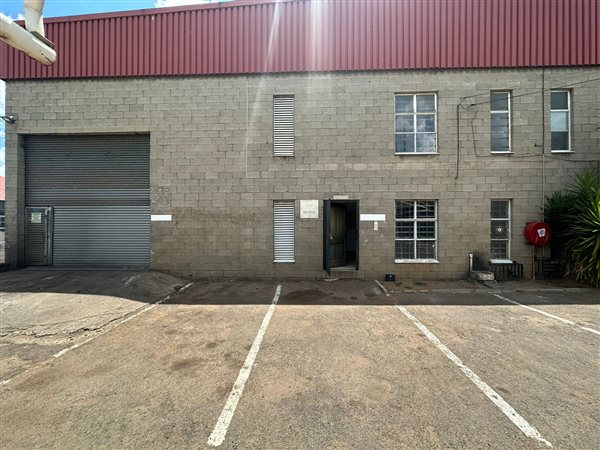 220  m² Industrial space in Krugersdorp North