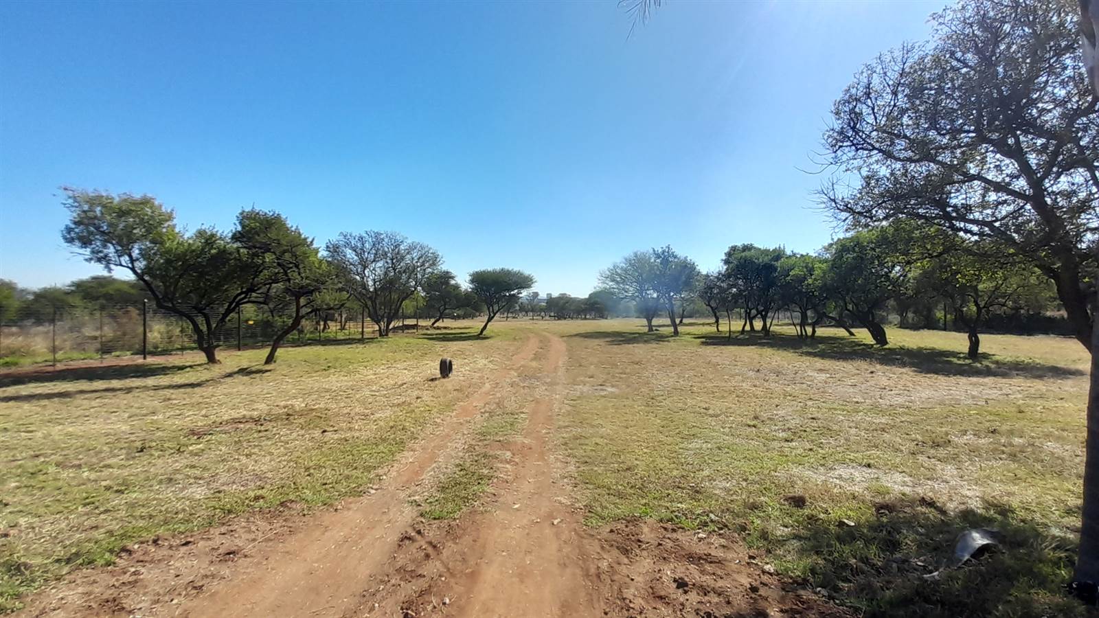 6.8 ha Land available in Hartbeespoort Dam photo number 3
