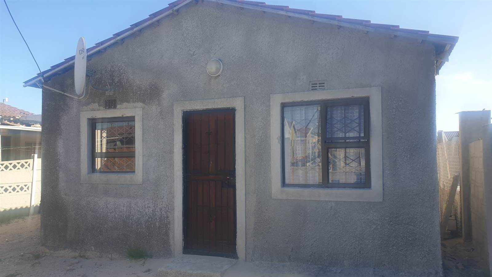2 Bed House in Khayelitsha photo number 9
