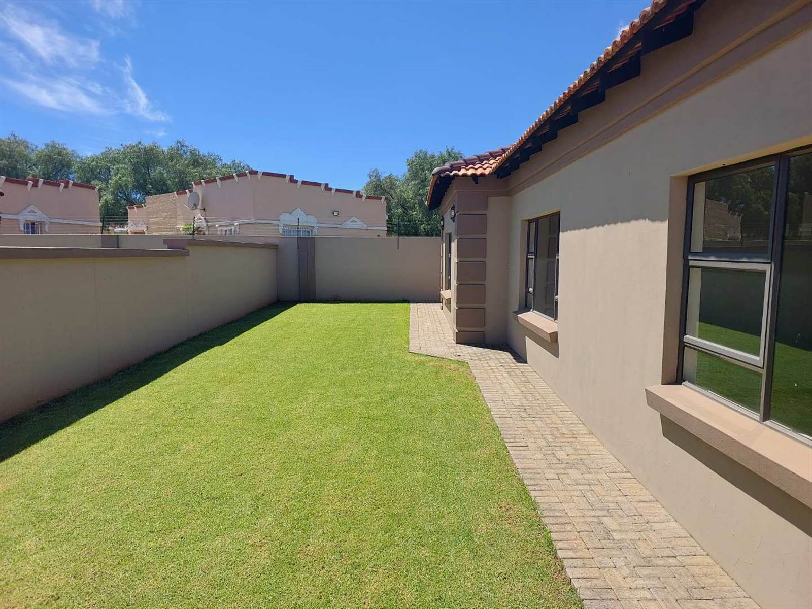 3 Bed Townhouse in Riversdale photo number 19