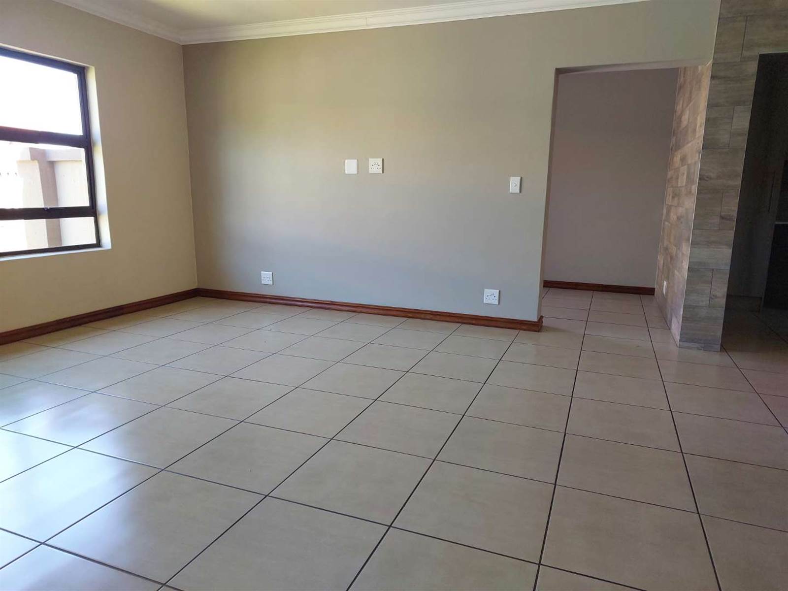 3 Bed Townhouse in Riversdale photo number 4