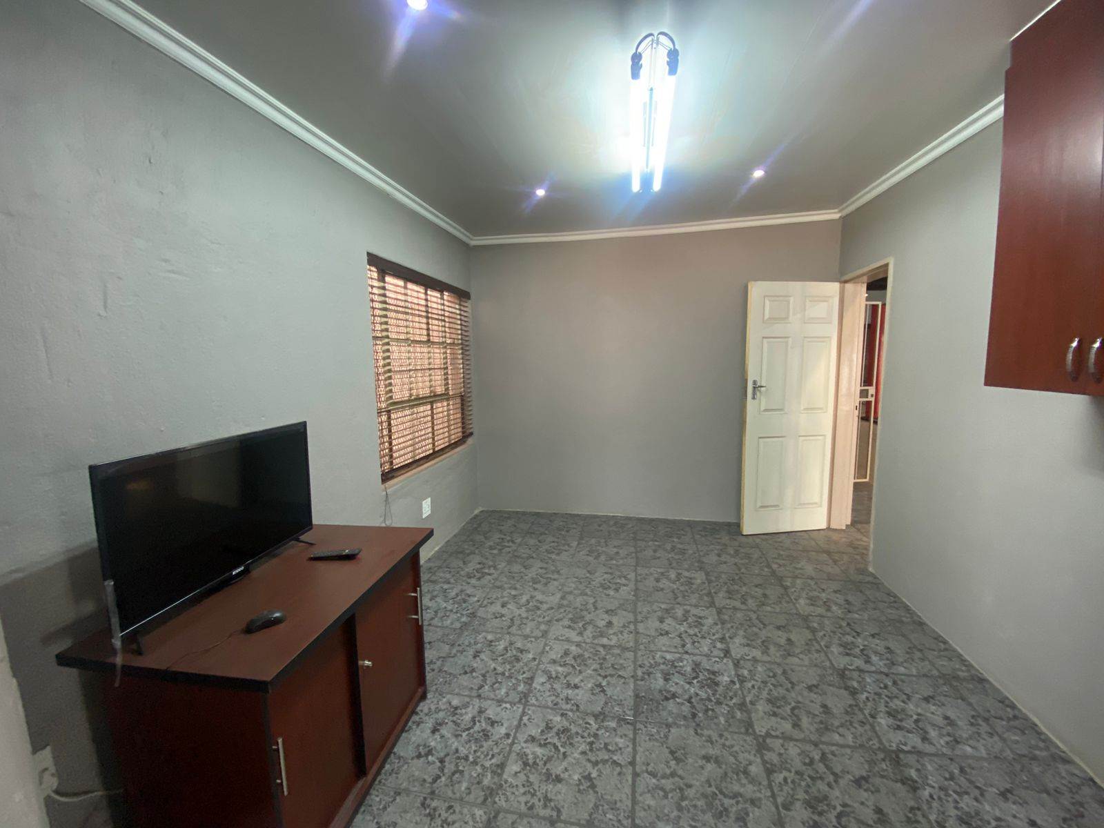 2 Bed House in Witbank Central photo number 6