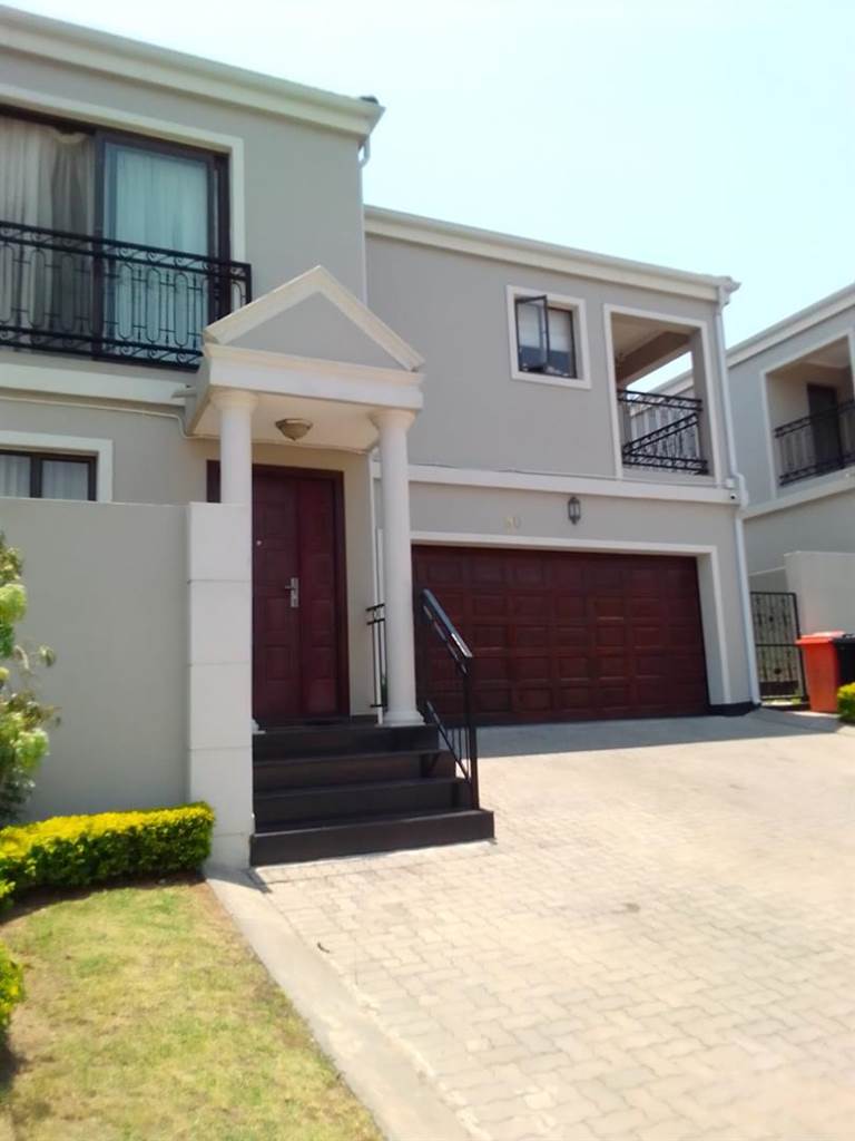 3 Bed Cluster in Witkoppen photo number 1