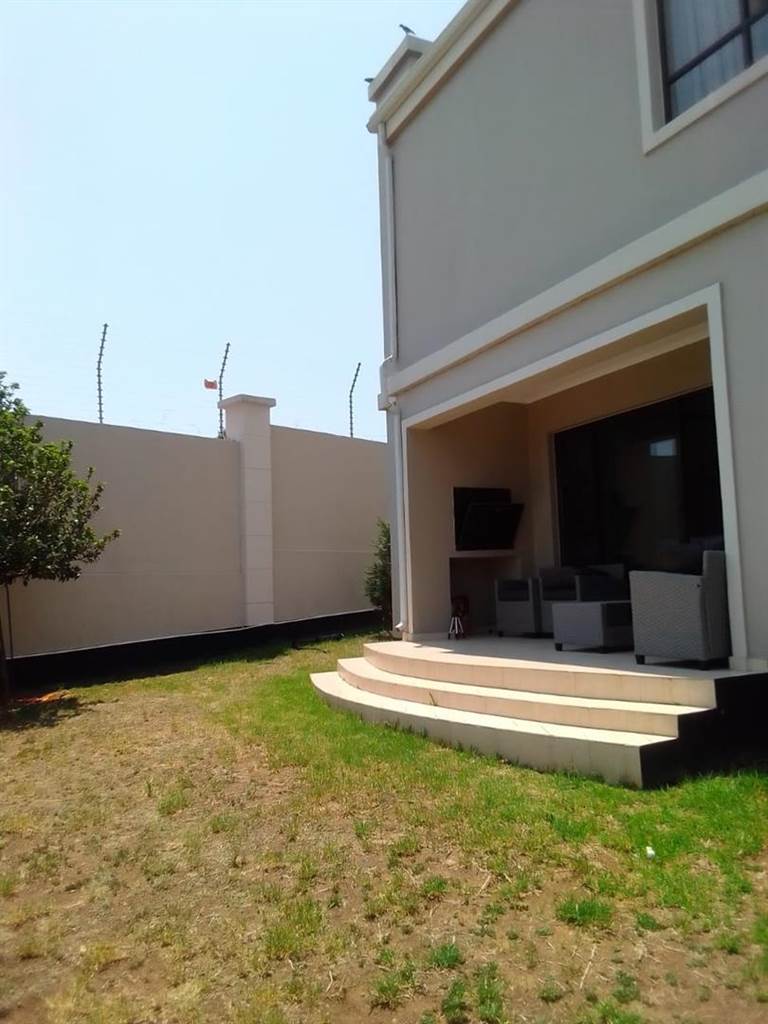 3 Bed Cluster in Witkoppen photo number 17