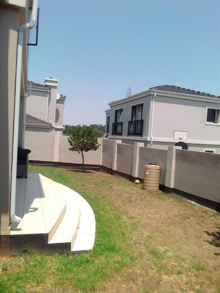 3 Bed Cluster in Witkoppen photo number 15
