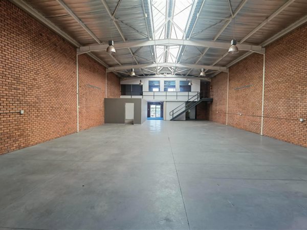 415  m² Industrial space