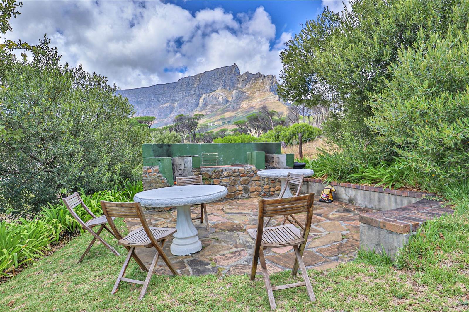 2 Bed Apartment in Tamboerskloof photo number 21