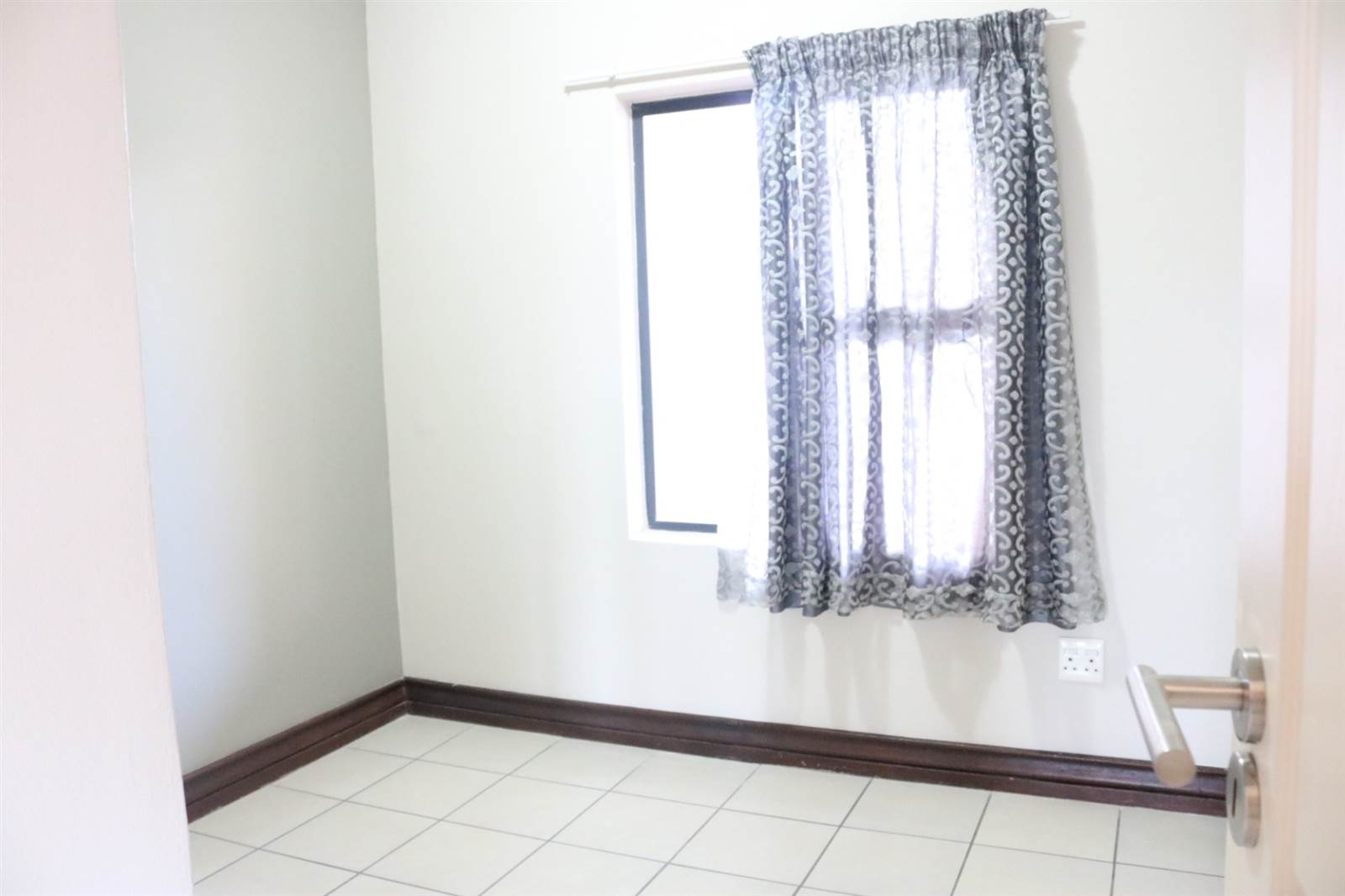 2 Bed Apartment in Umhlanga Ridge New Town Centre photo number 9