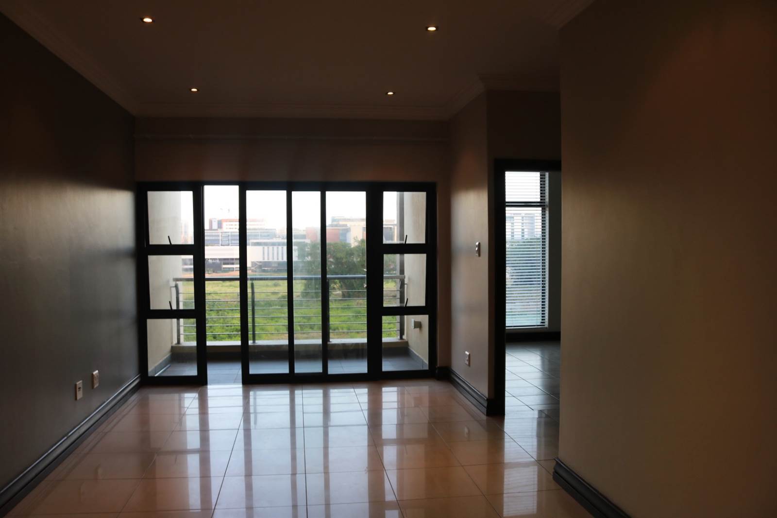 2 Bed Apartment in Umhlanga Ridge New Town Centre photo number 4