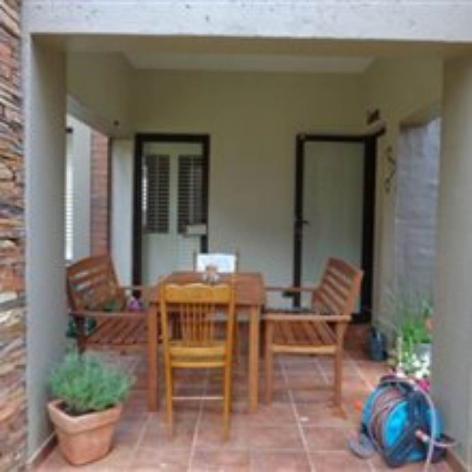 2 Bed Apartment in Saxonwold photo number 22