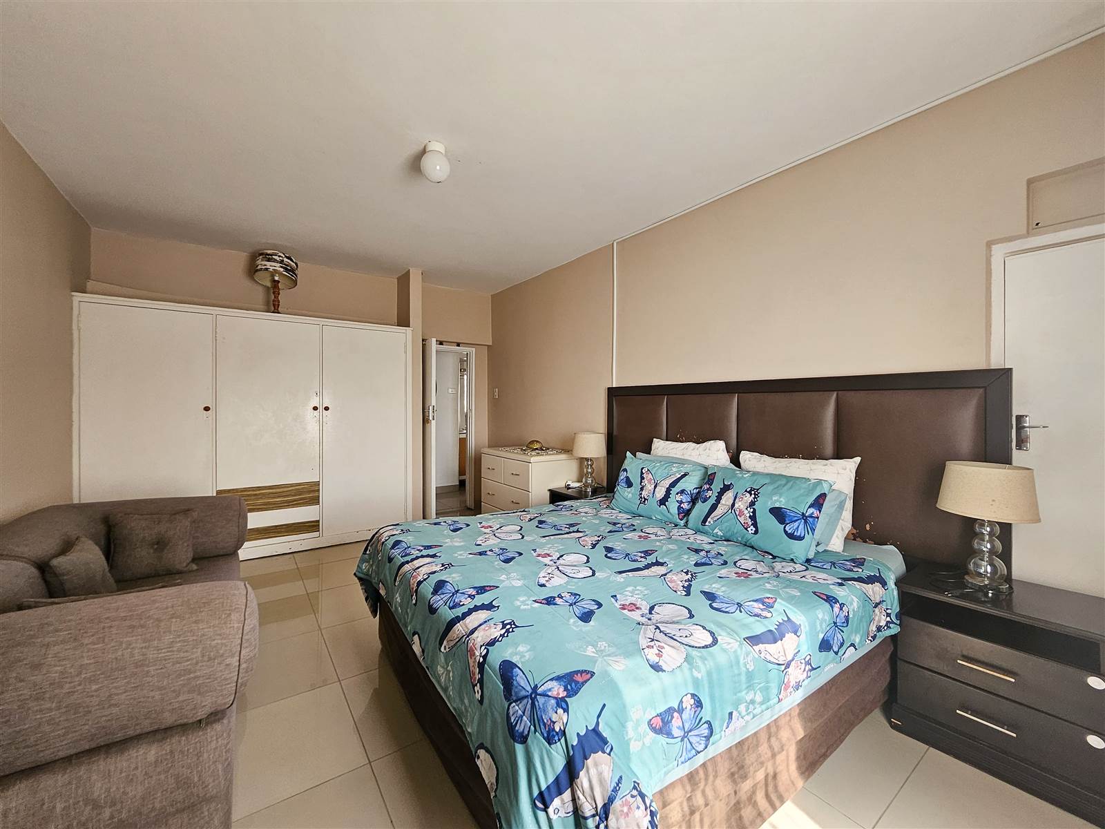 1 Bed Apartment in Amanzimtoti photo number 21