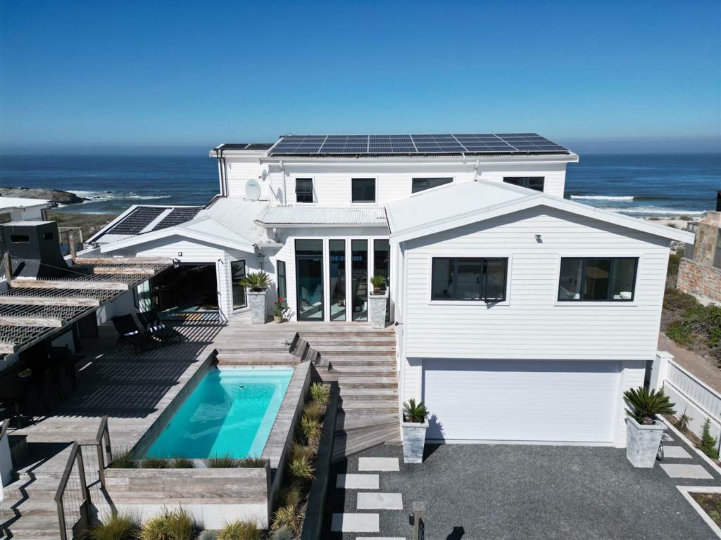 5 Bedroom House 5 Bedroom House