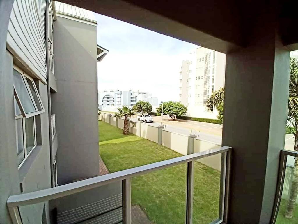 2 Bed Apartment in Diaz Beach photo number 10