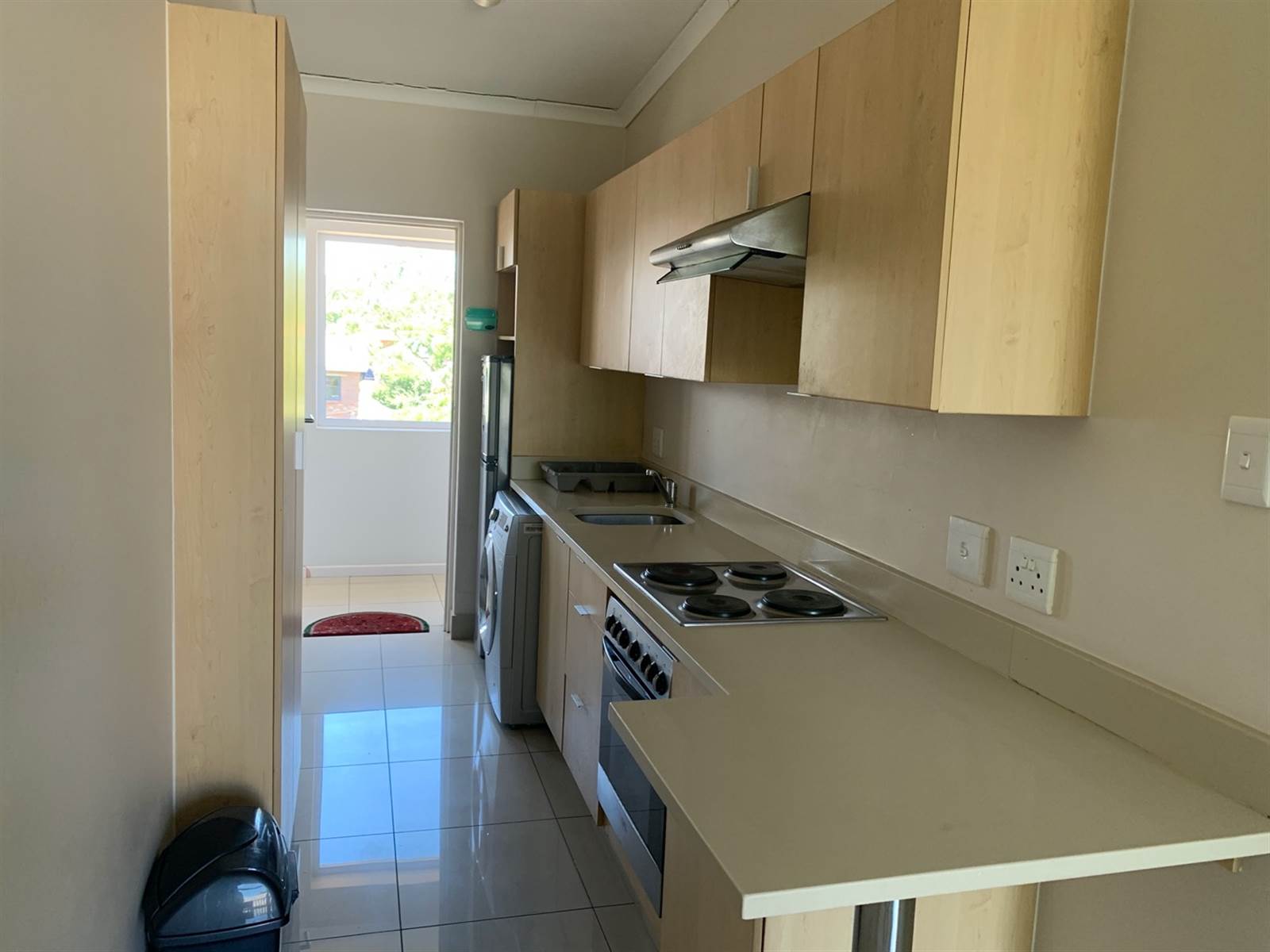 1 Bed Apartment in Grahamstown Central photo number 3