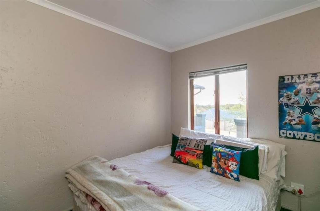 5 Bed House in Greenstone Hill photo number 14