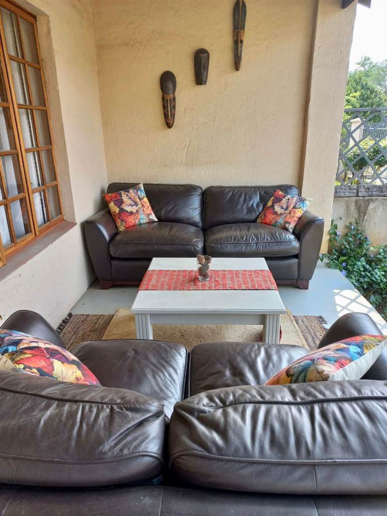 4 Bed Townhouse in Dullstroom photo number 6