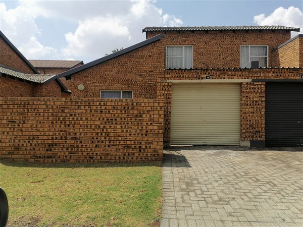 2 Bed Townhouse in Honey Park