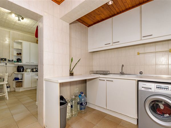 4 Bedroom House 4 Bedroom House