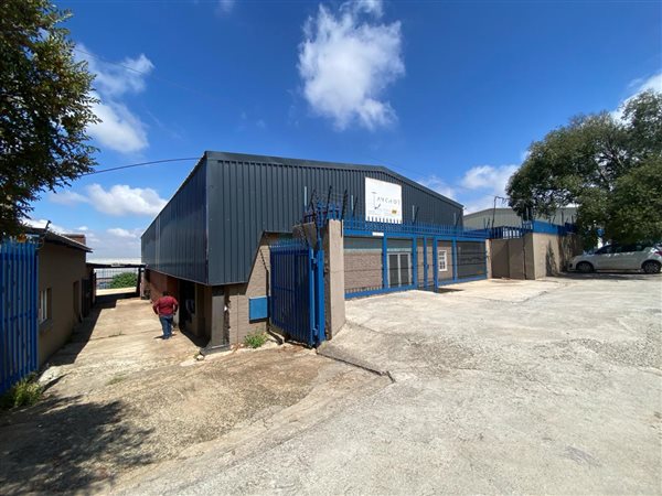 750  m² Industrial space in Industria North