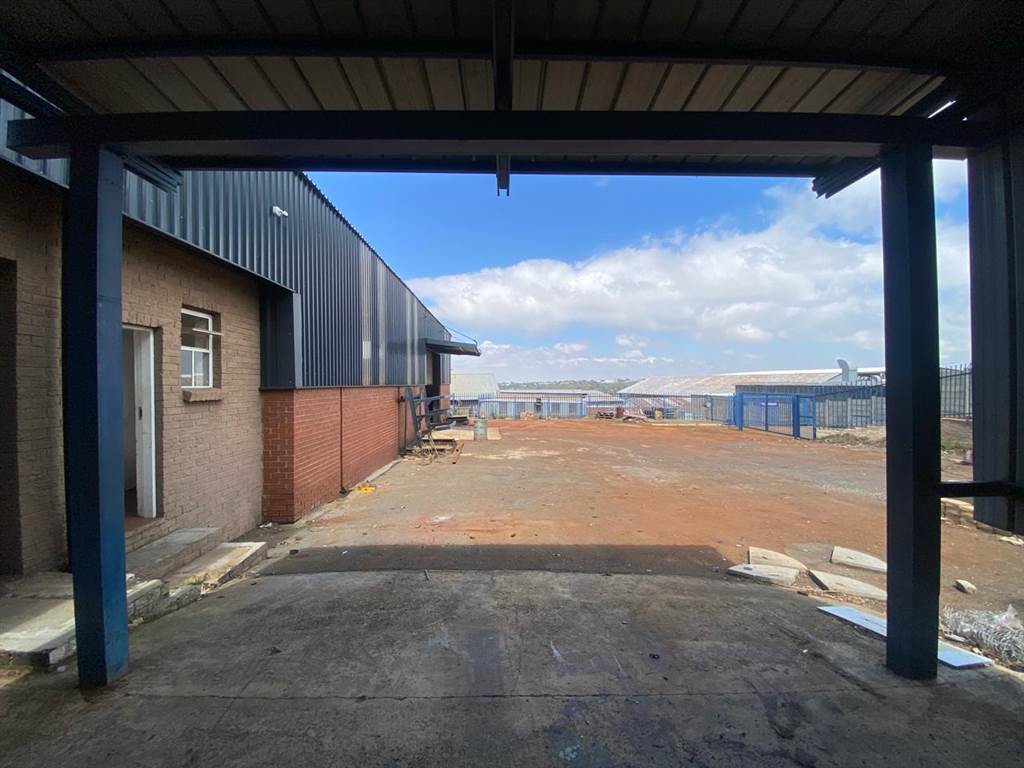 750  m² Industrial space in Industria North photo number 18
