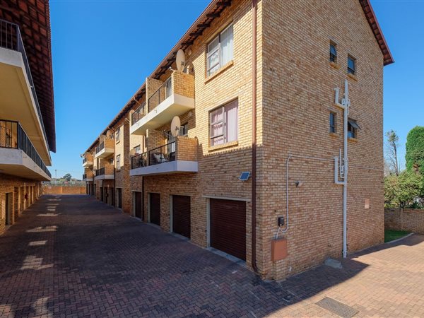 2 Bedroom Townhouse 2 Bedroom Townhouse