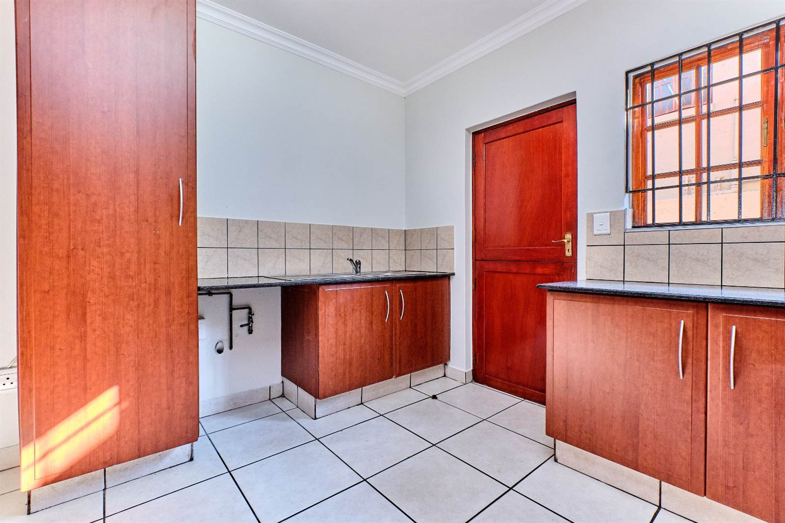 2 Bed House in Douglasdale photo number 5