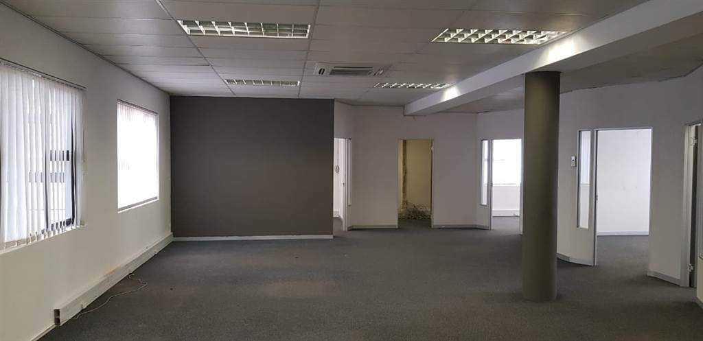 65  m² Office Space in Dunvegan photo number 8