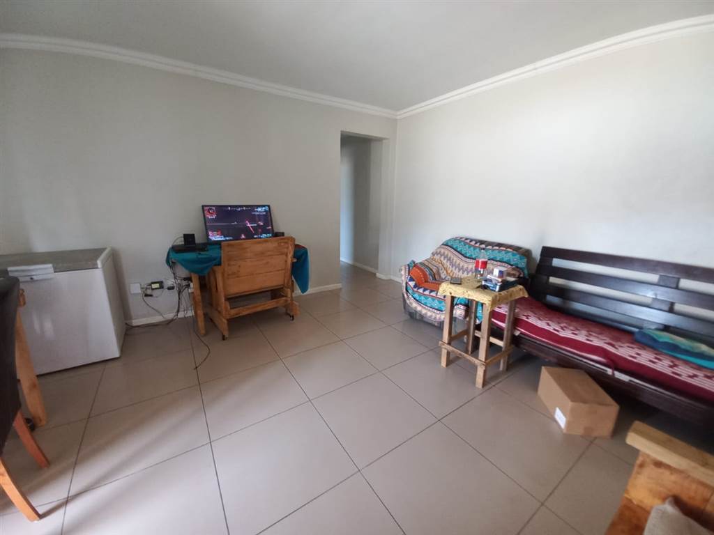 3 Bed Apartment in Fairview Golf Estate photo number 3