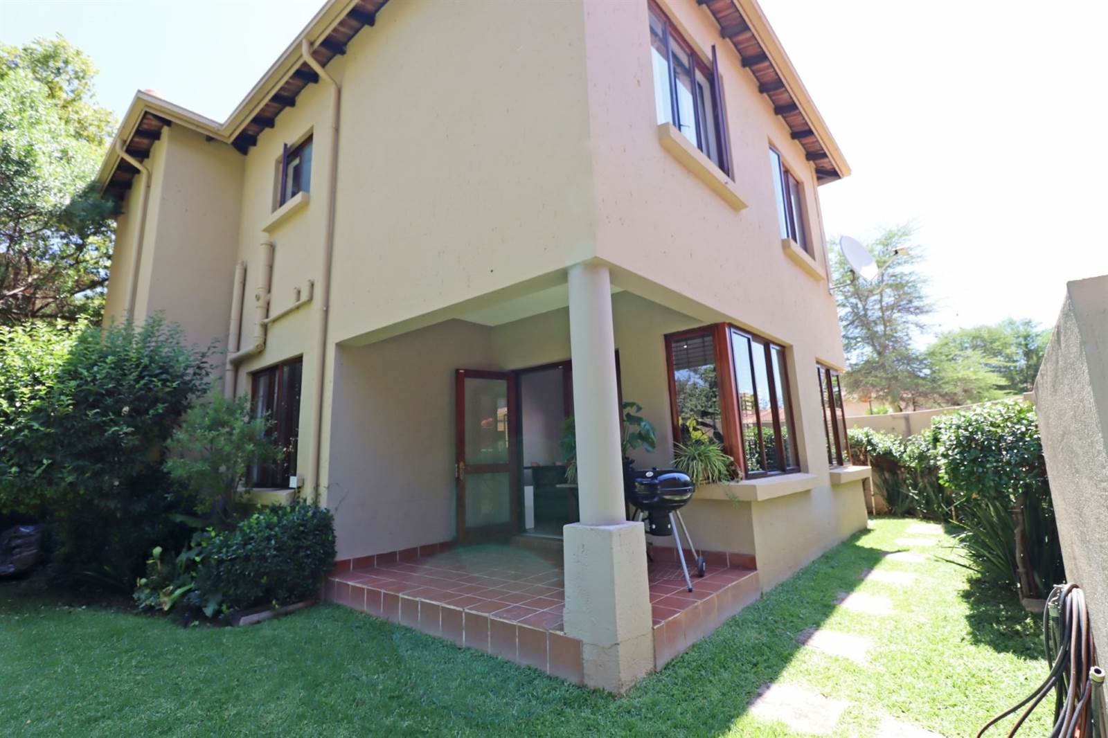 3 Bed Townhouse in Bryanston East photo number 1