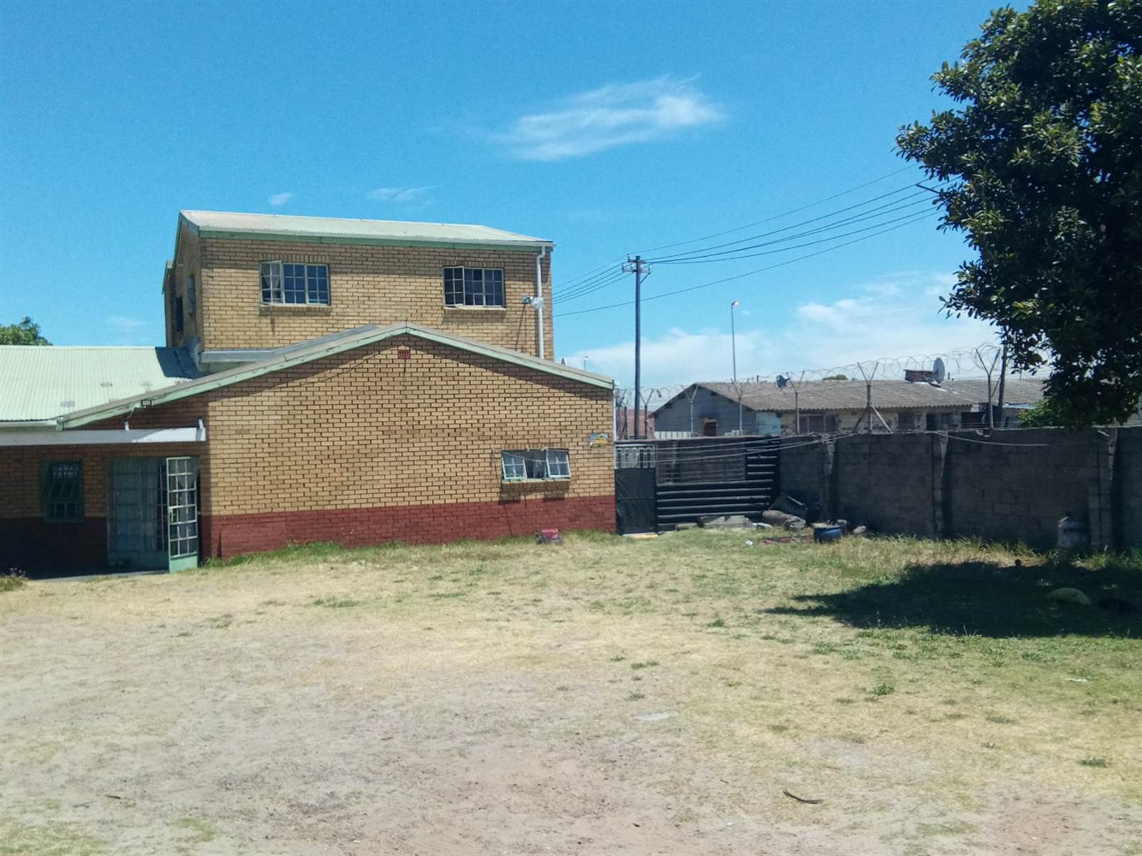 1674  m² Commercial space in Bonteheuwel photo number 5