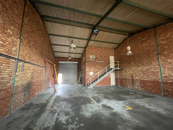 174  m² Industrial space