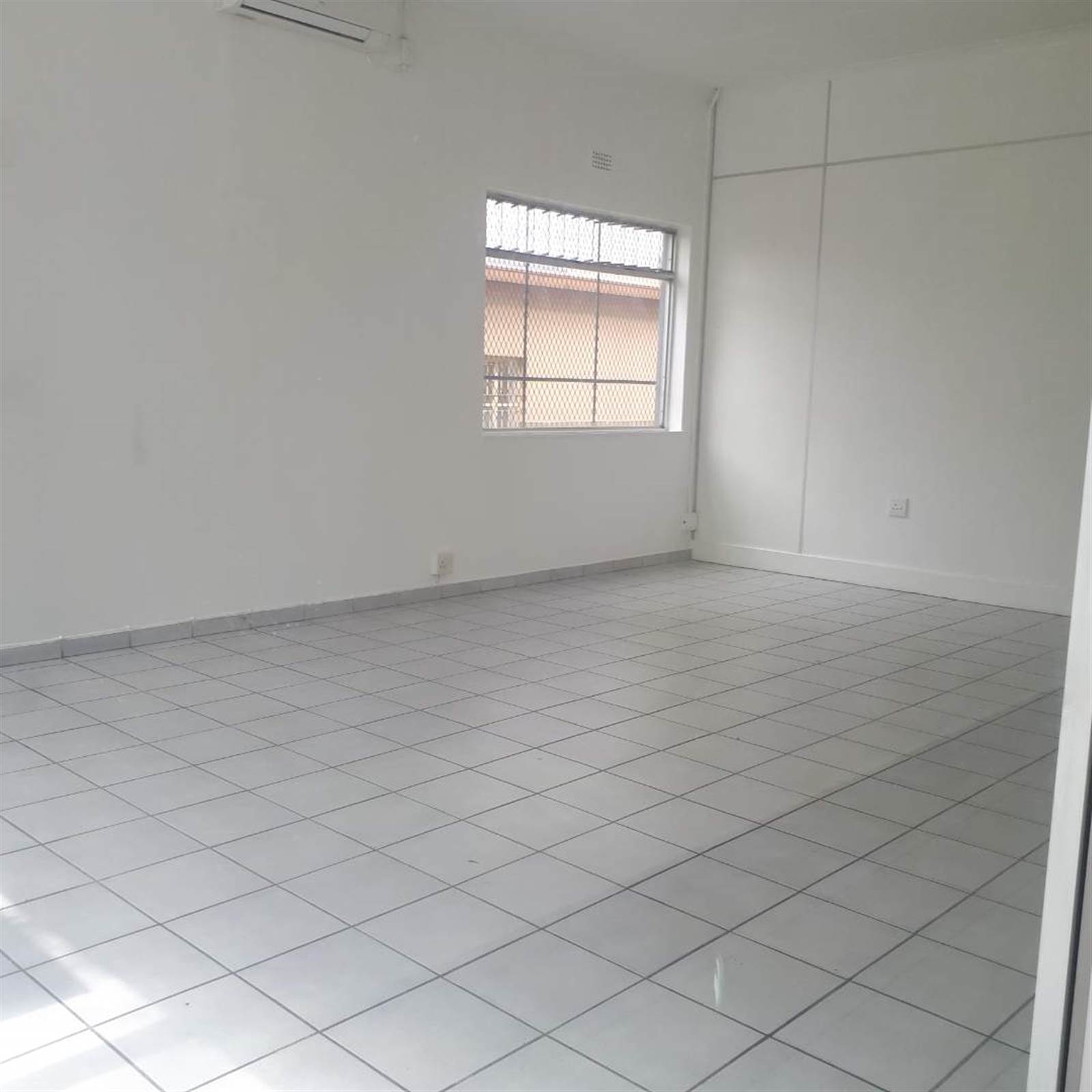 1100  m² Commercial space in Nelspruit Central photo number 11