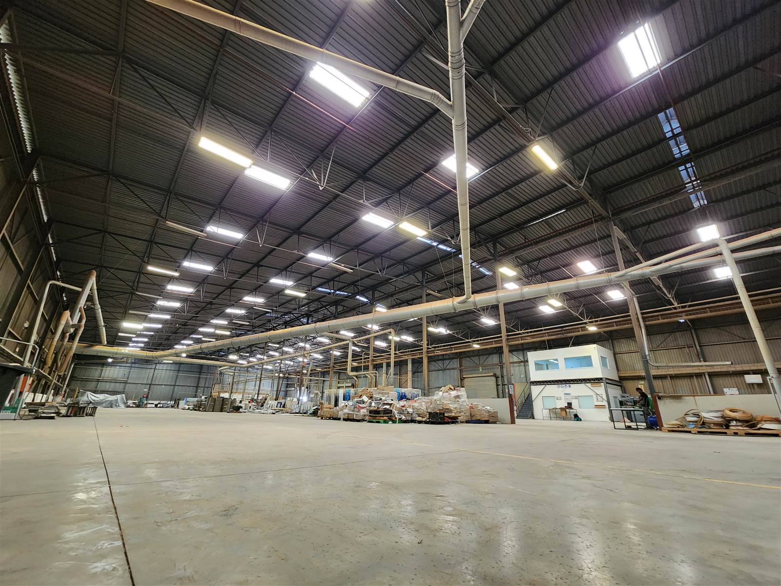 8497  m² Industrial space in Commercia photo number 13