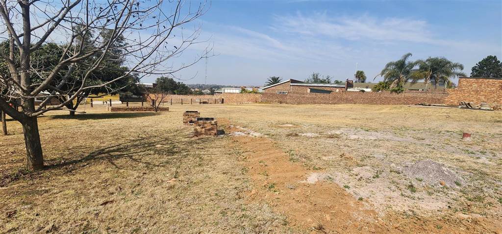 2450 m² Land available in Witbank Central photo number 2