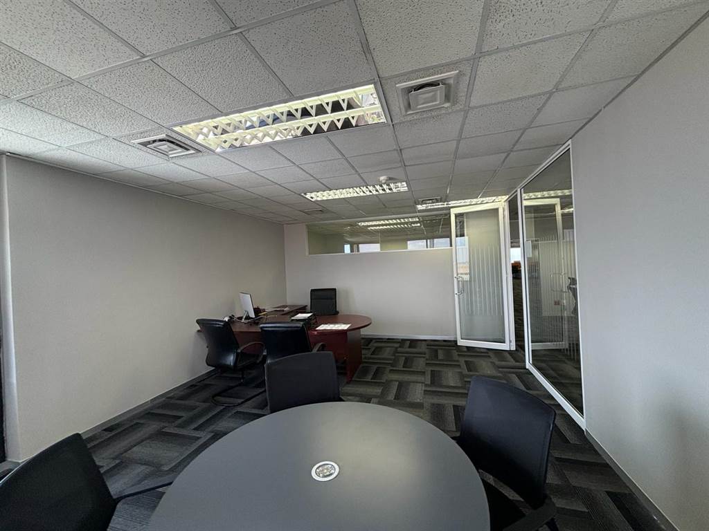 993  m² Commercial space in Braamfontein photo number 16