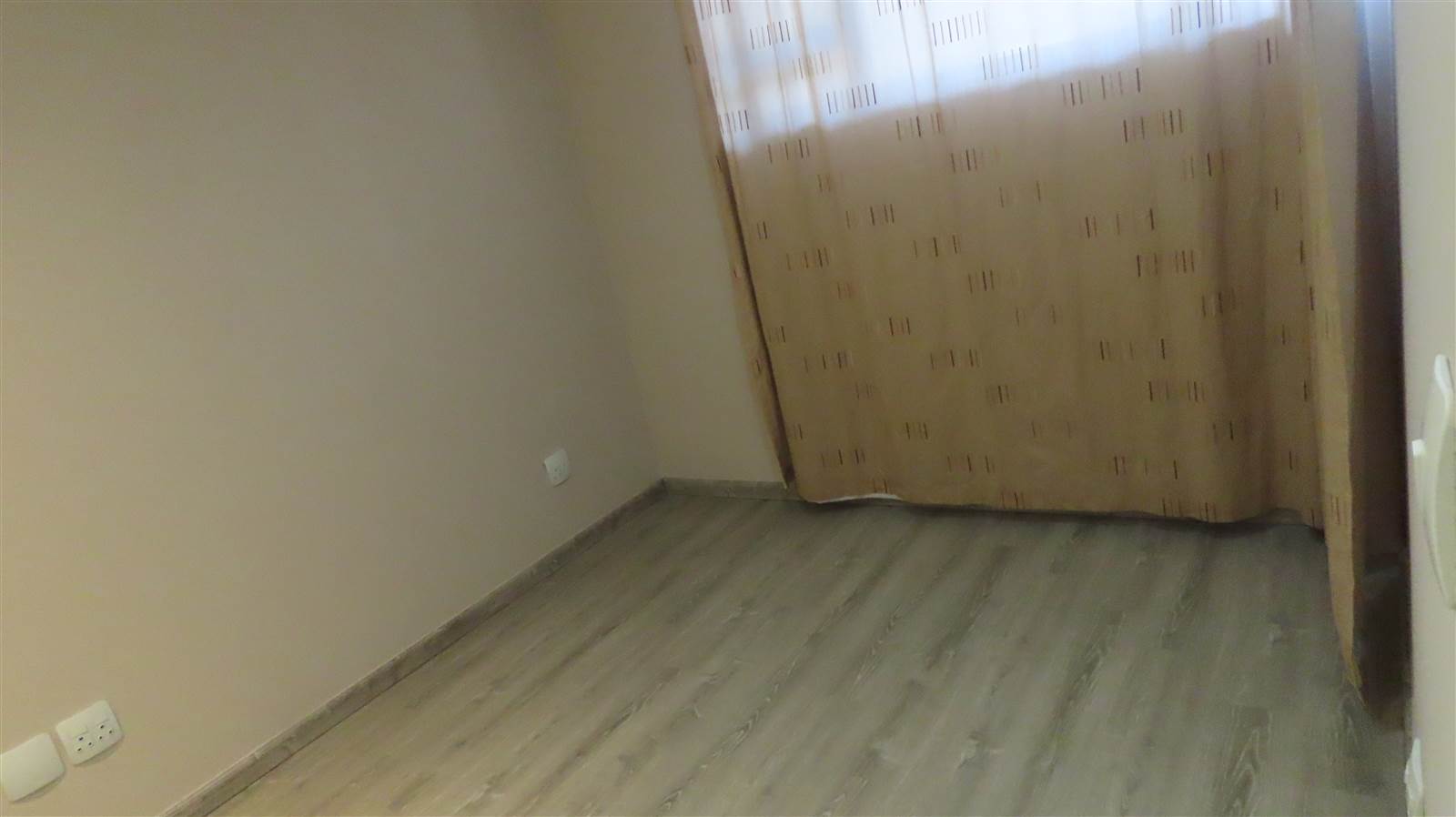 1 Bed Apartment in Rivonia photo number 9