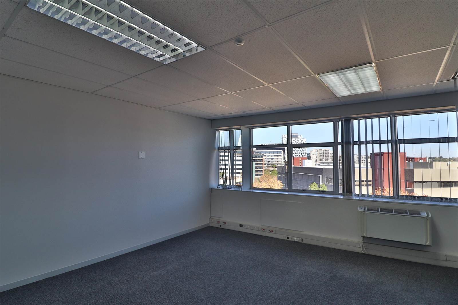 120  m² Commercial space in Sandhurst photo number 16