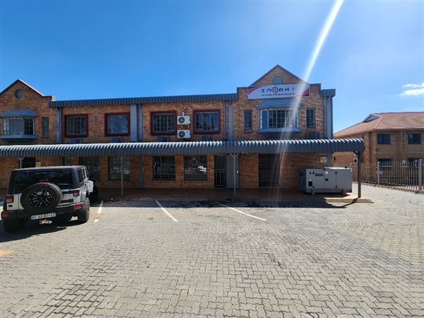 306  m² Industrial space