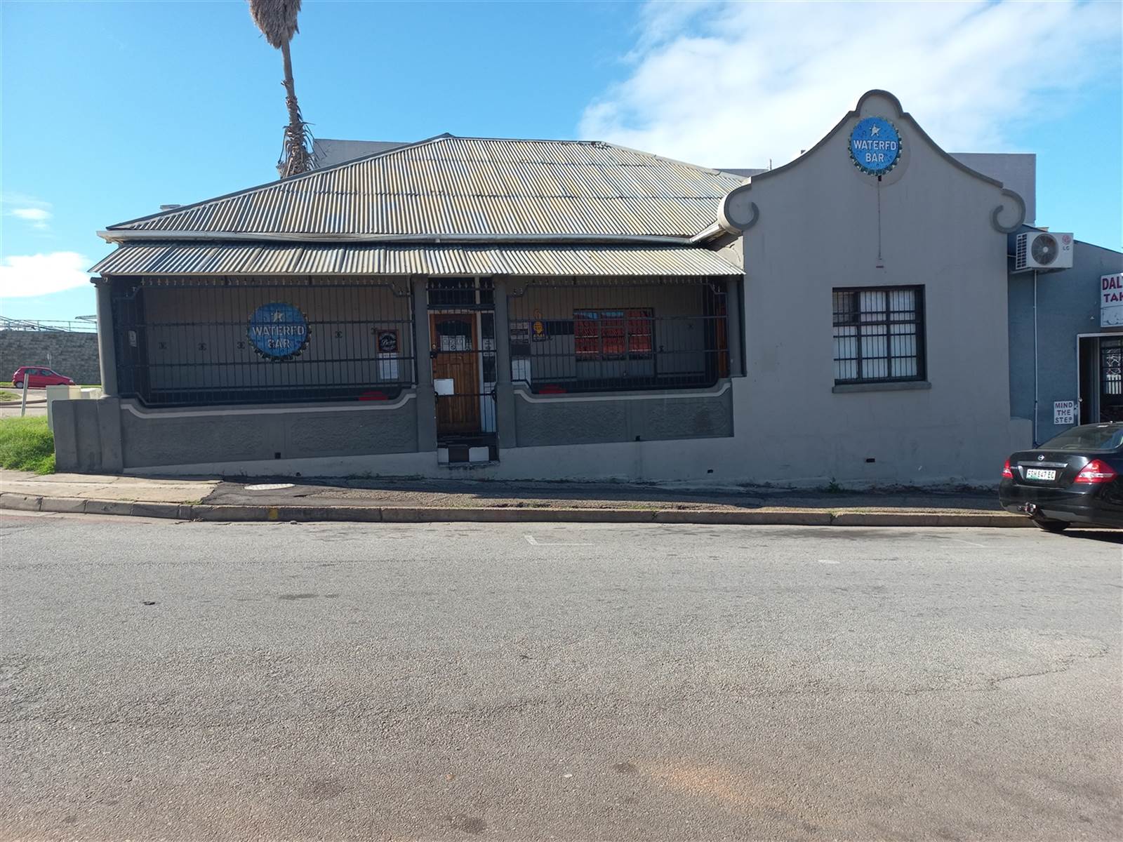 329  m² Commercial space in Uitenhage Central photo number 1