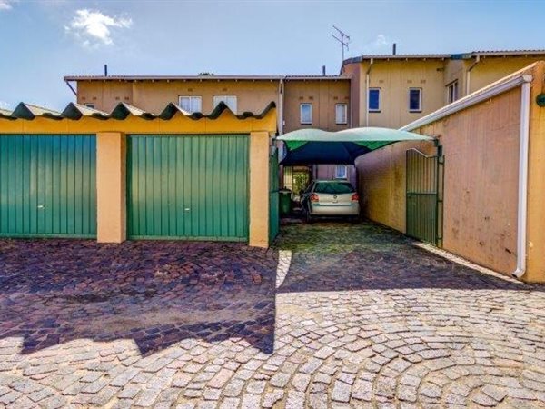 3 Bedroom Townhouse 3 Bedroom Townhouse