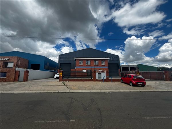 958  m² Industrial space